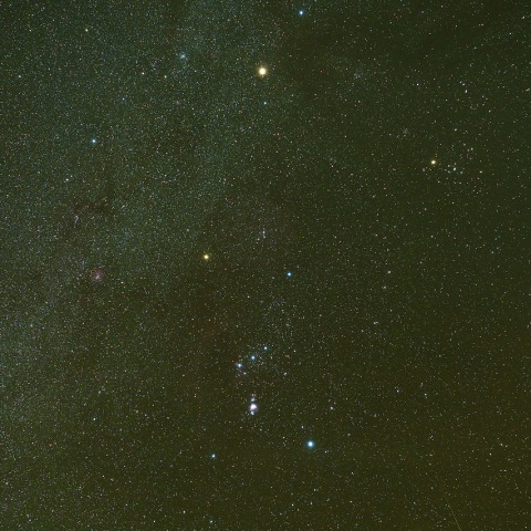 10/30未明 赤い星３つ（火星・ベテルギウス・アルデバラン）