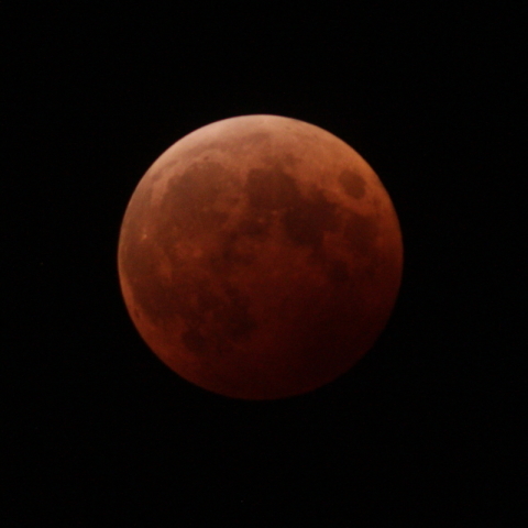 手作り５００ｍｍレンズで撮影した皆既月食