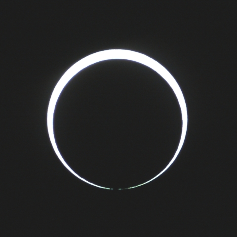 金環日食　ベイリービーズ