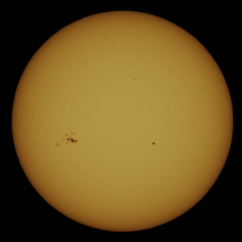 2月8日の太陽面