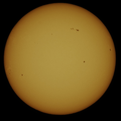 4月14日の太陽面