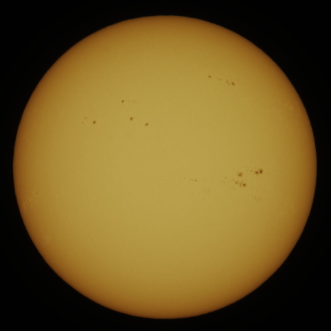 4月22日の太陽面