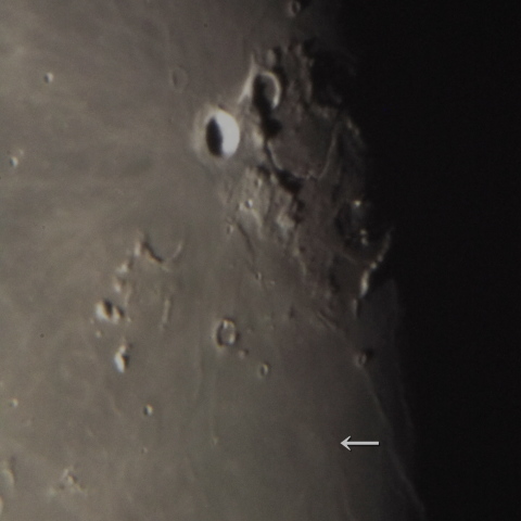アリスタルコス北部のくぼみ