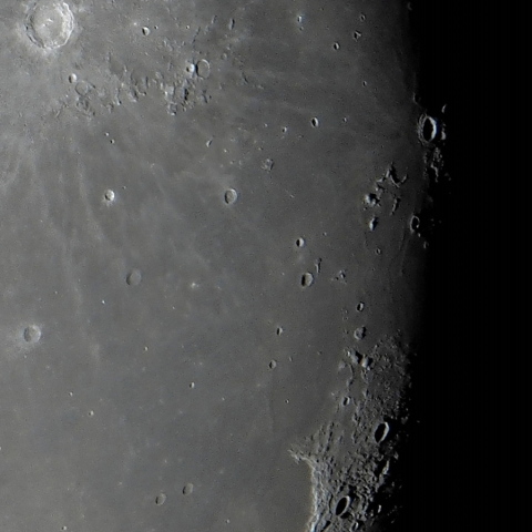雨の海の欠け際