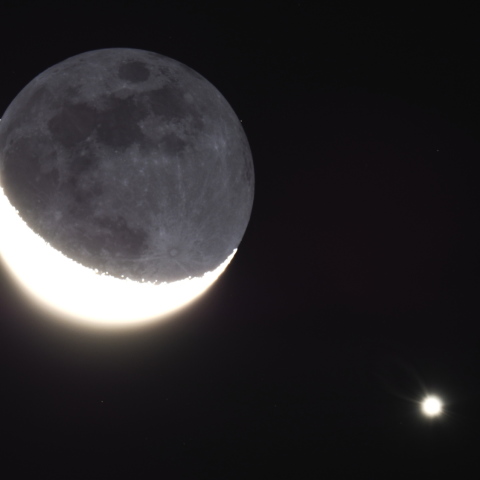 地球照の月と金星