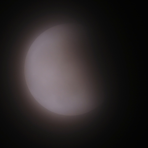 悪天候の皆既月食