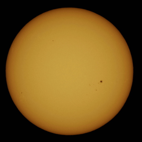 4月5日の太陽面