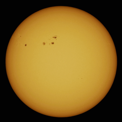 4月22日の太陽面