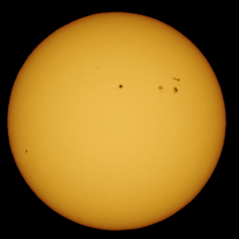 4月25日の太陽面