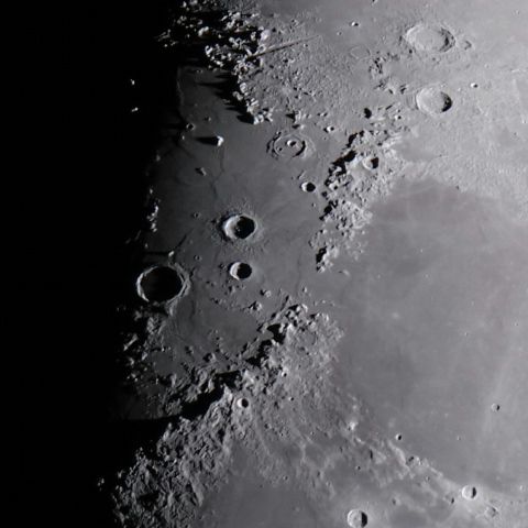雨の海の夜明け