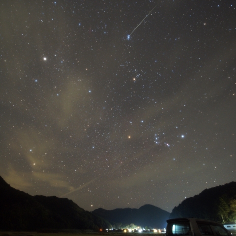 冬の星座と流星