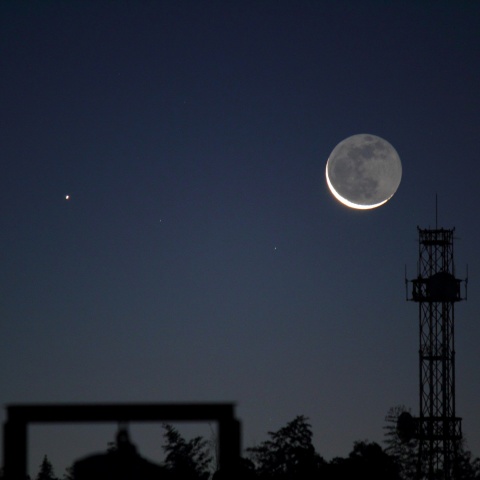 水星と並んだ月齢28の月