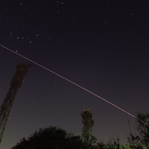 カシオペヤ座をかすめるISS