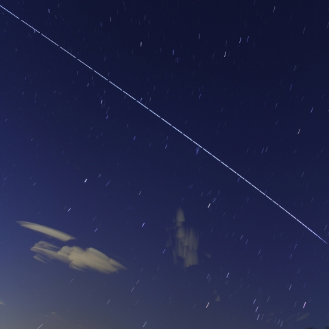 昇る木星と冬の星座とISS