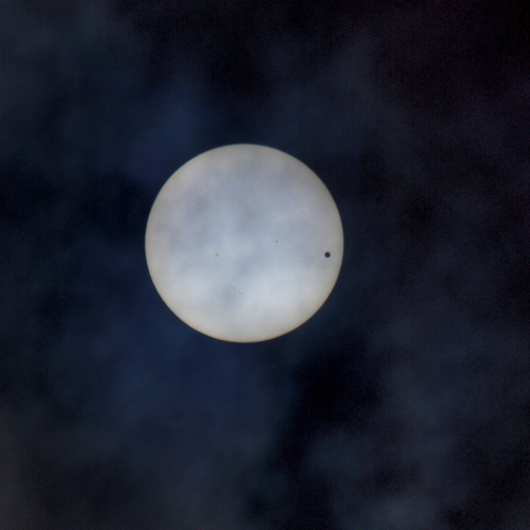 金星の太陽面通過！雨天の東京でとったぞ～！