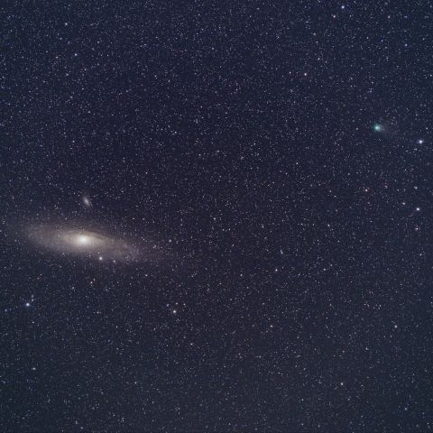 M31に近づくレモン彗星