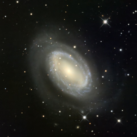NGC4725