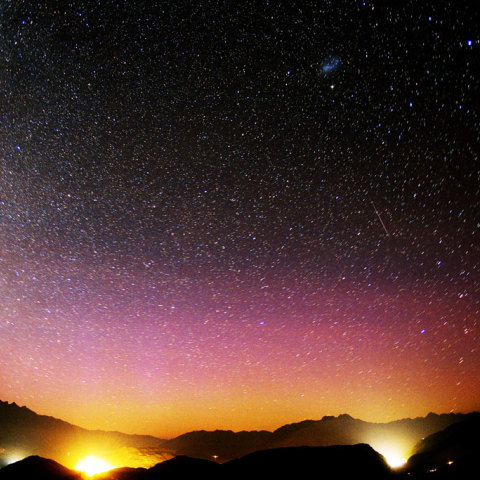 ふたご座流星とオーロラ
