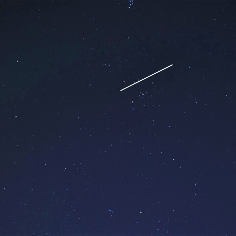 プレアデスを通過するISS