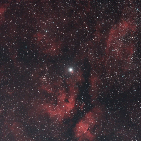 はくちょう座γ星付近の星雲 IC1318