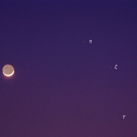 月齢２の月とみずがめ座の三ツ矢