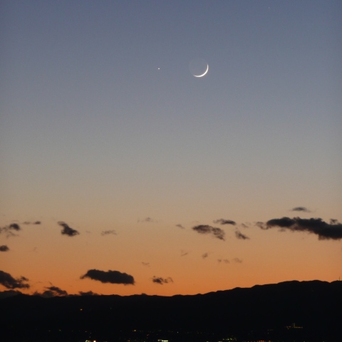 三日月と水星