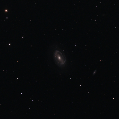 NGC4725