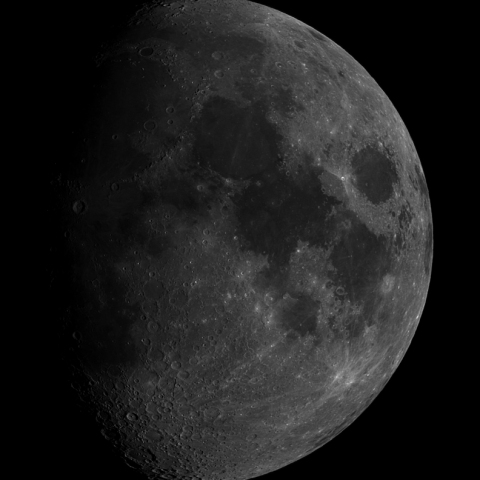 お月様（月齢9）