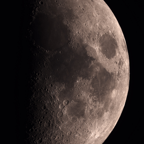 お月様（月齢7）