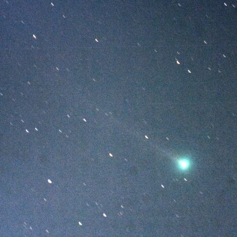 中秋の名月のスワンR2彗星