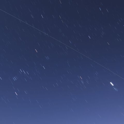 冬の星座を通るISS 4/6