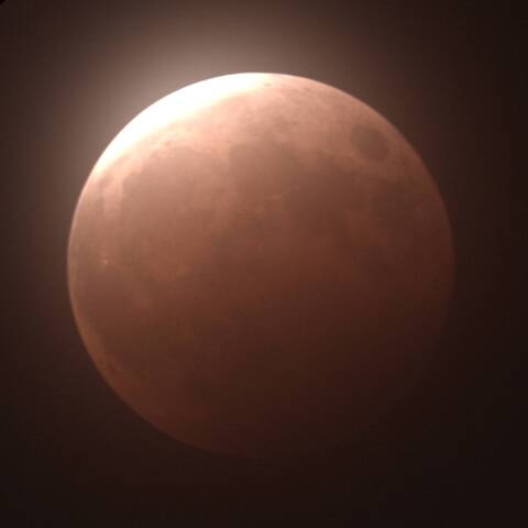 スーパームーンの皆既月食