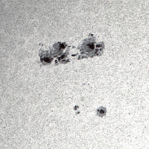 黒点（3014）（3015） 5/18