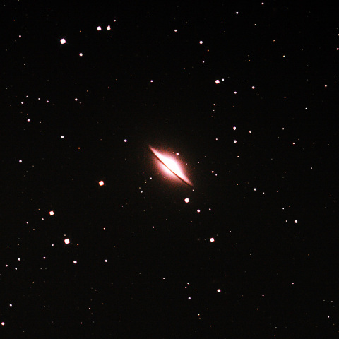 M104（楕円銀河）