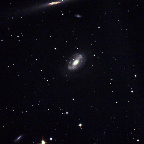 NGC4725