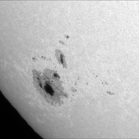 19日の巨大黒点