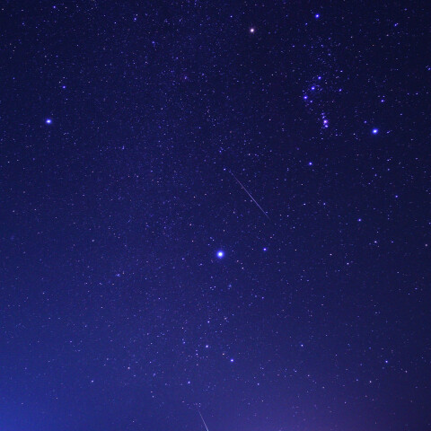 ふたご座流星群(2023)の流星と冬の星座 北海道十勝平野で