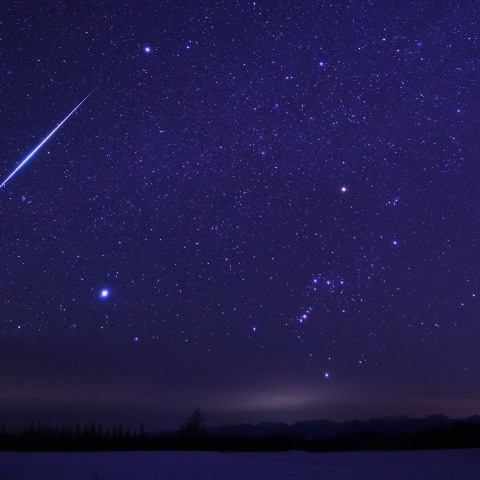 ふたご座流星群(2023)の明るい流星と冬の星座 北海道十勝平野で