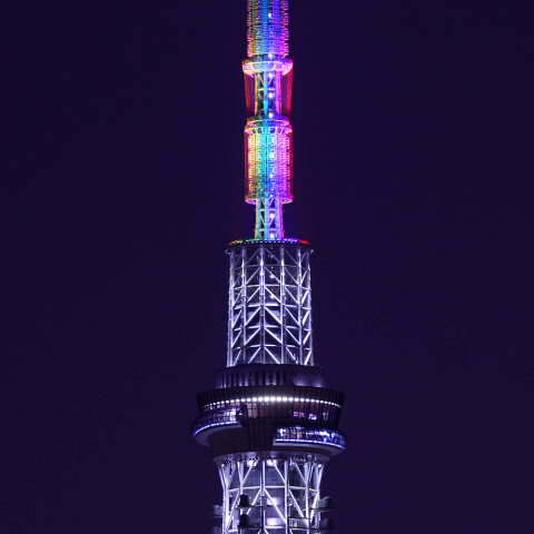 月齢3.1の月と東京スカイツリー