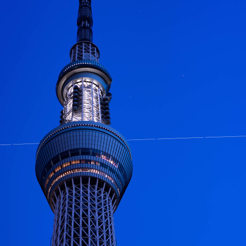 大西卓哉さん船長就任直後の国際宇宙ステーション(ISS)の光跡と東京スカイツリー