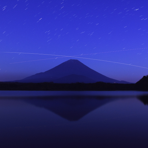 野口聡一さんの国際宇宙ステーション(ISS)の光跡と富士山 精進湖にて
