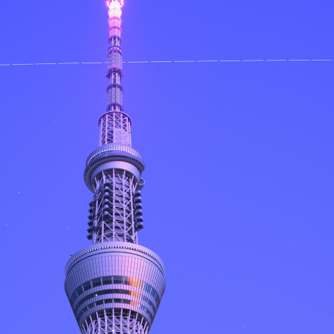 若田光一さんの国際宇宙ステーション(ISS)の光跡と東京スカイツリー