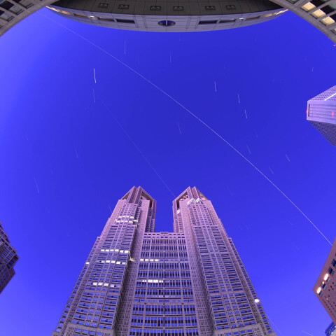 中国宇宙ステーションと国際宇宙ステーション(ISS)の光跡 東京都庁で
