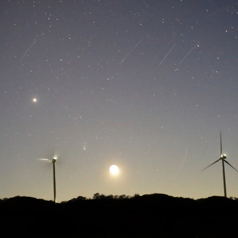 月と木星とポン・ブルックス彗星