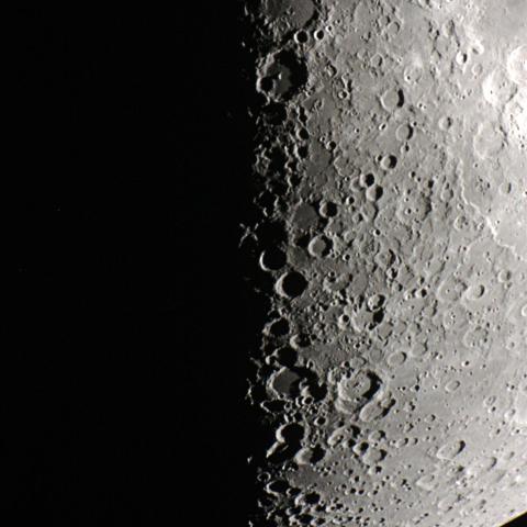 月面の「Ｘ」模様