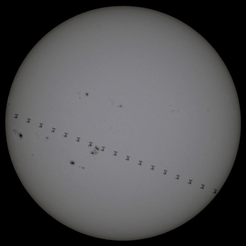 国際宇宙ステーションの日面経過