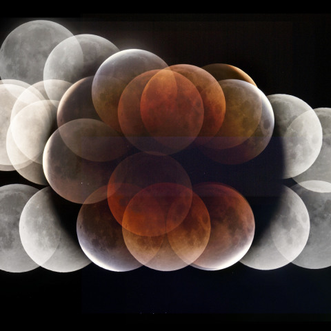 2007, 2010, 2011, 2014年の皆既月食による地球の影