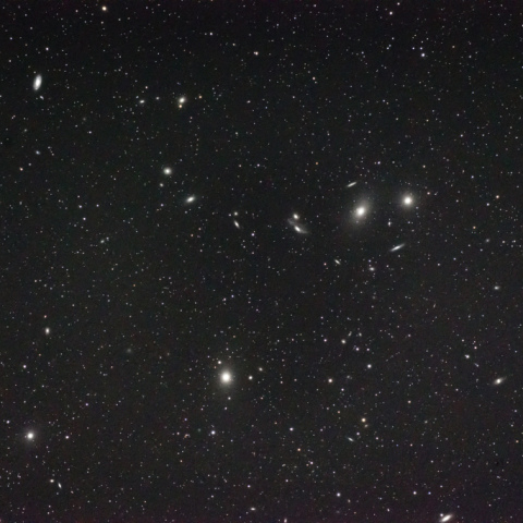 M87とマルカリアンチェーン