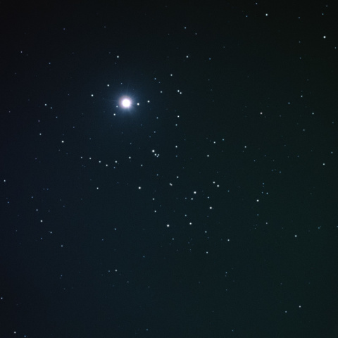 プレアデスに接近する金星