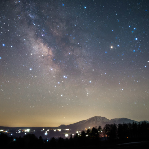 浅間山と天の川